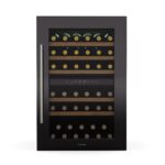 Klarstein Weinkühlschrank, 1 Zonen Getränkekühlschrank, Kleiner Einbau-Weinschrank Schmal, 57L Wein-Kühlschrank mit Glastür, Indoor/Outdoor Flaschenkühlschrank, Wine Fridge 5-22°C, 24 Flaschen